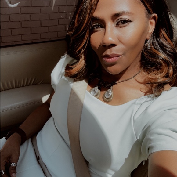 Meet your Posher, Yolanda - Picture 2 of 2